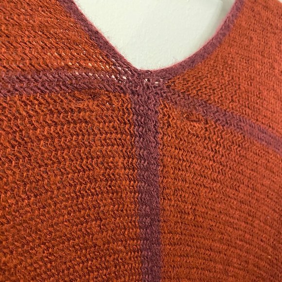 Vince Camuto Poncho With Fringe Detail NWT - Picture 2 of 4